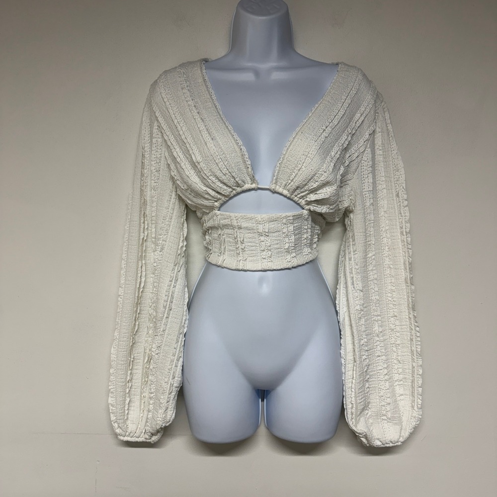Windsor Women 4 Long Sleeve Cutout Crop Top Ivory Textured Boho Tie Back